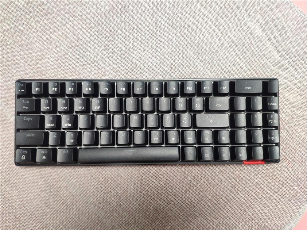 69键、支持DIY、带小数字键、走到哪带到哪的三模机械键盘