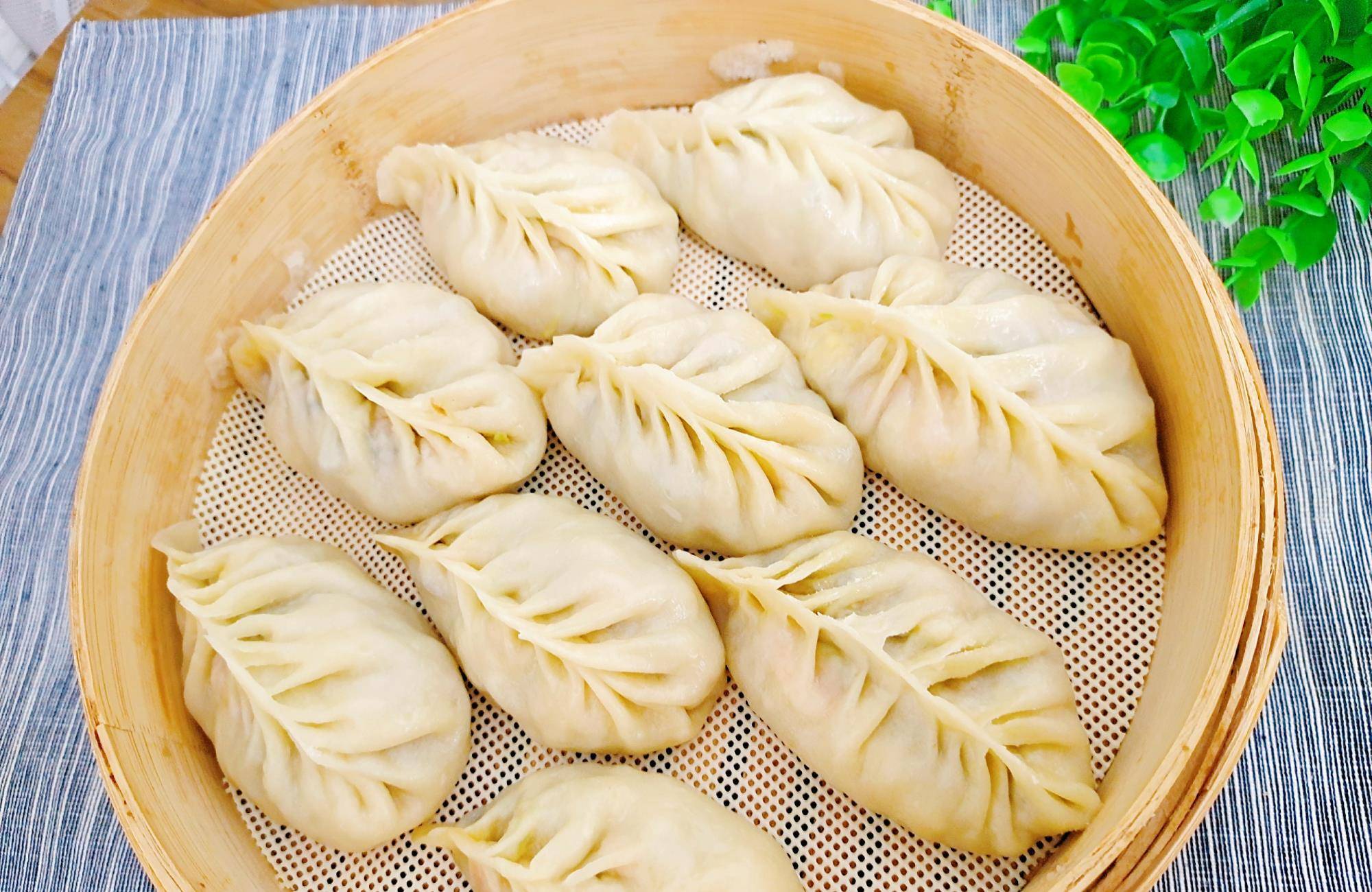 图片[2]-【槐花蒸饺】做法步骤图   营养解馋超好吃 端上桌就被抢光光-起舞食谱网