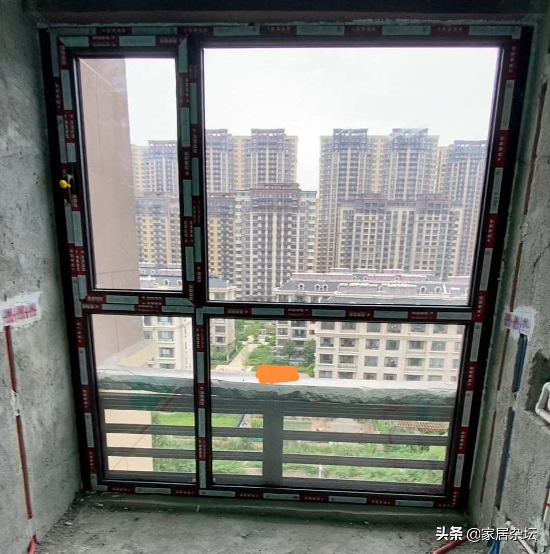 封阳台有4种封窗方法，看完就知道怎么选了，但要注意4个选择建议