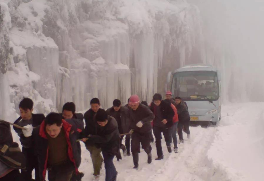 2008奥运会多久结束（2008年罕见雪灾：铁路高速大瘫痪，20省受灾，把我国逼成基建狂魔）