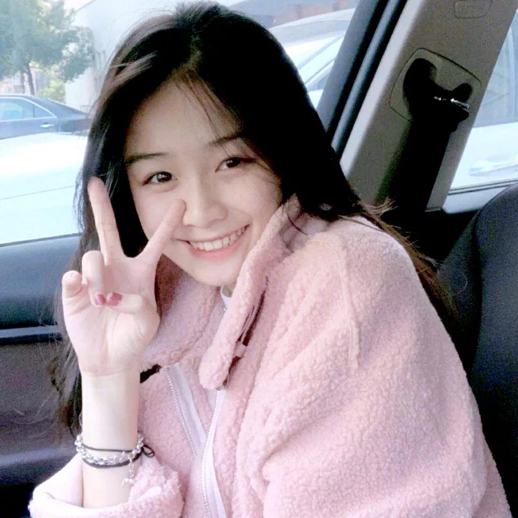 跟女生表白送什么东西比较好（表白应该送女生什么礼物）