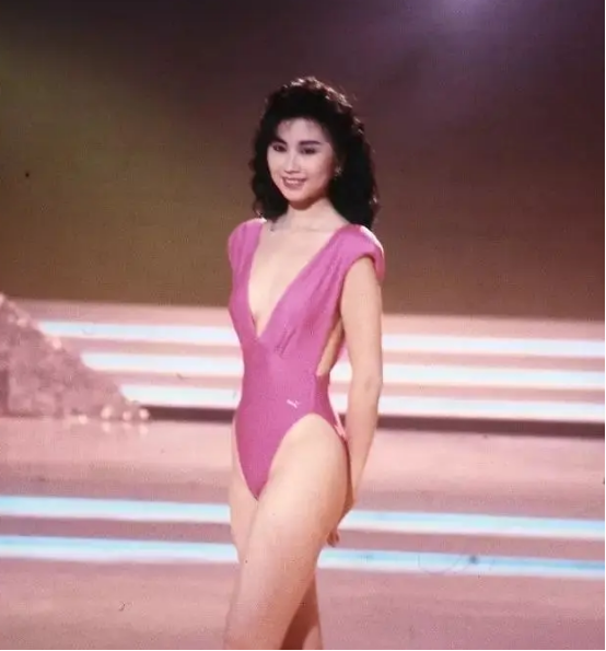 “六福珠宝创始人”杨宝玲：集美貌与才华于一身的港姐冠军