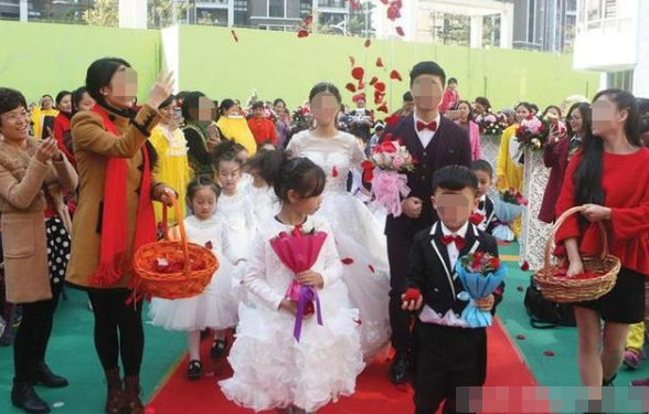 老师结婚家长随不随礼（学生参加老师婚礼用随礼吗）