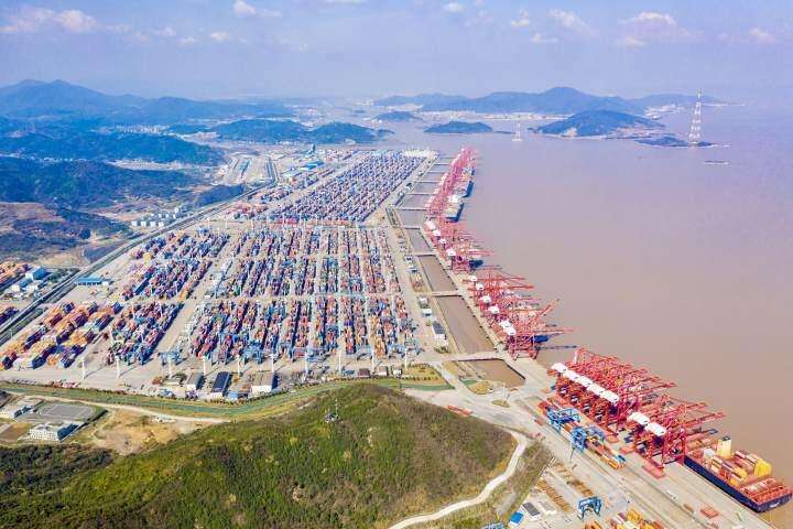 2021年中国港口货物吞吐量和集装箱吞吐量40强