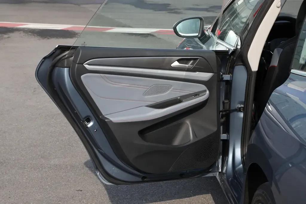 全新一代大众凌渡l,1.4t 无边框车门,网传15.2万起售?