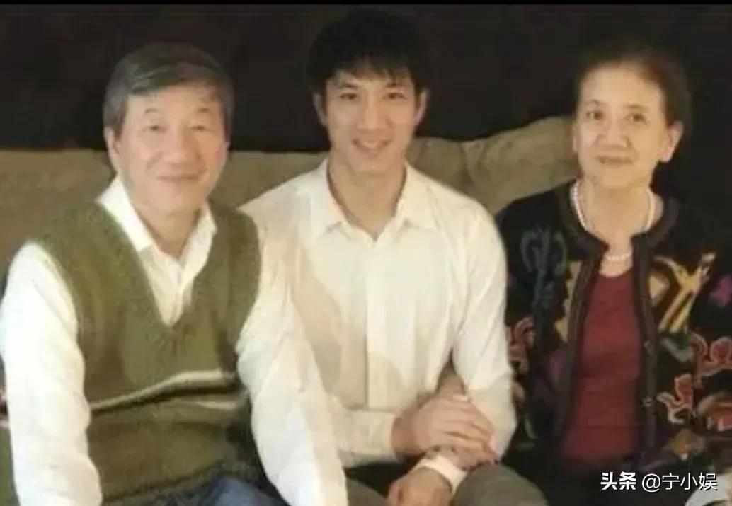 国外制作人道出李靓蕾“真面目”，才明白王力宏这次为何如此慌乱