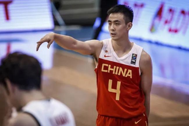 NBL和cba哪个水平高（男篮国际水平的仅有6人，吴前崔永熙最有默契，2米13巨头实至名归）