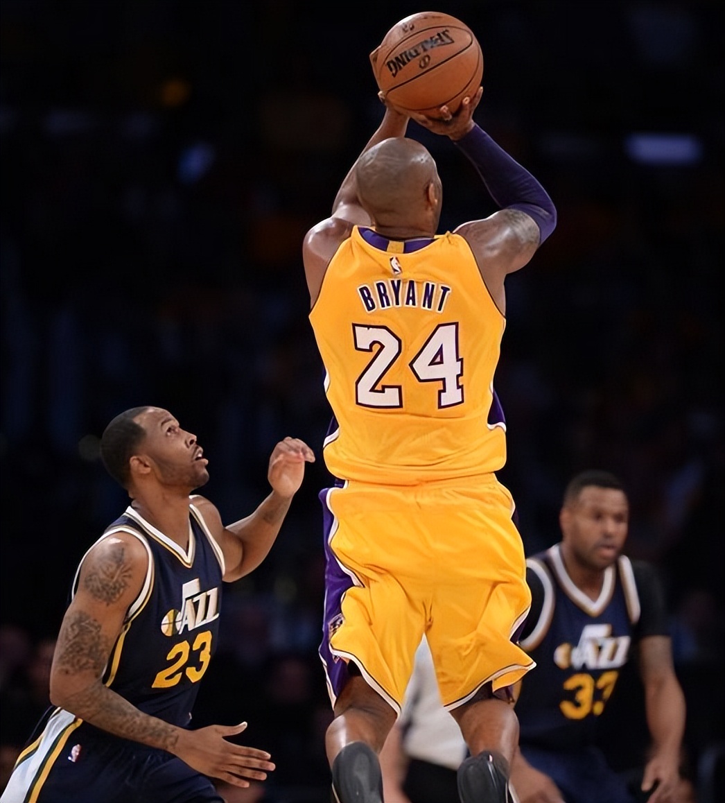 休息,科比的体力有所恢复,在第三节比赛中,科比的投篮命中率明显提高