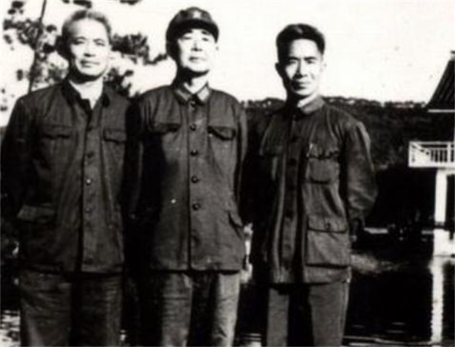 傅作义与陈明仁，为何在军中待遇差距很大？