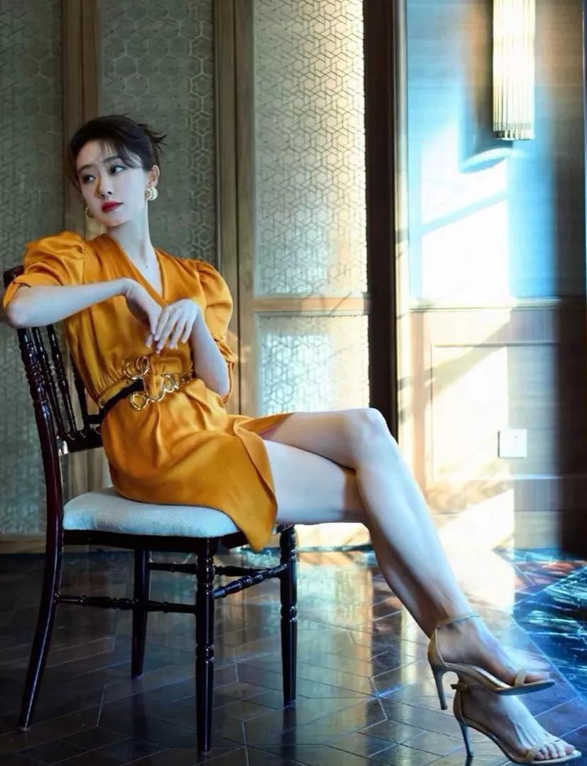 明星俏佳人：不是时代抛弃了张小斐，而是她读懂了“清醒”二字