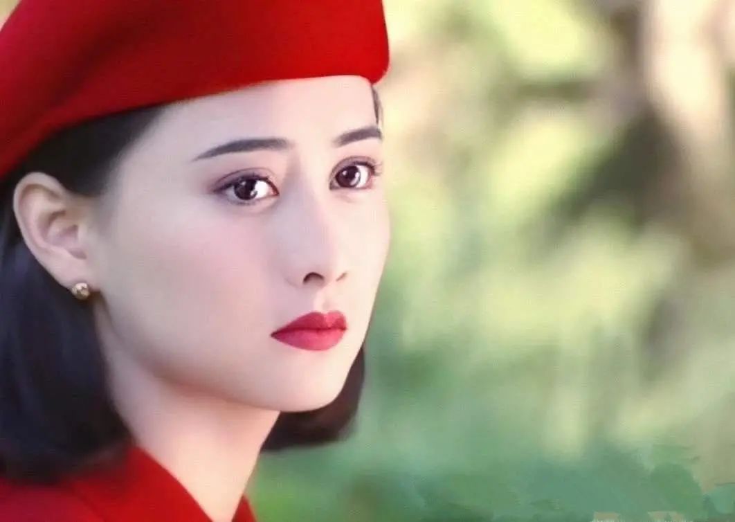 “离婚后至今单身”的15位女星，各有各的心酸，有人差点自杀