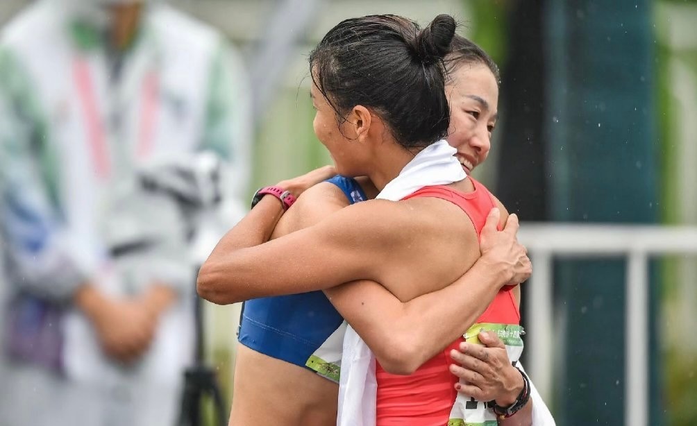 30岁生娃，32岁夺世界冠军！中国田径名将获吉尼斯纪录，比肩刘翔