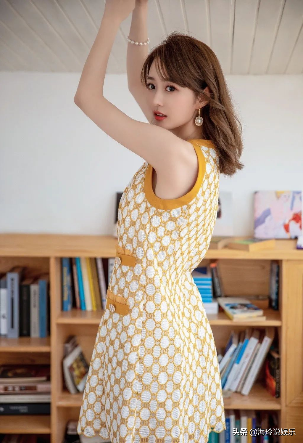 ",腾讯体育nba美女主播:王小七)