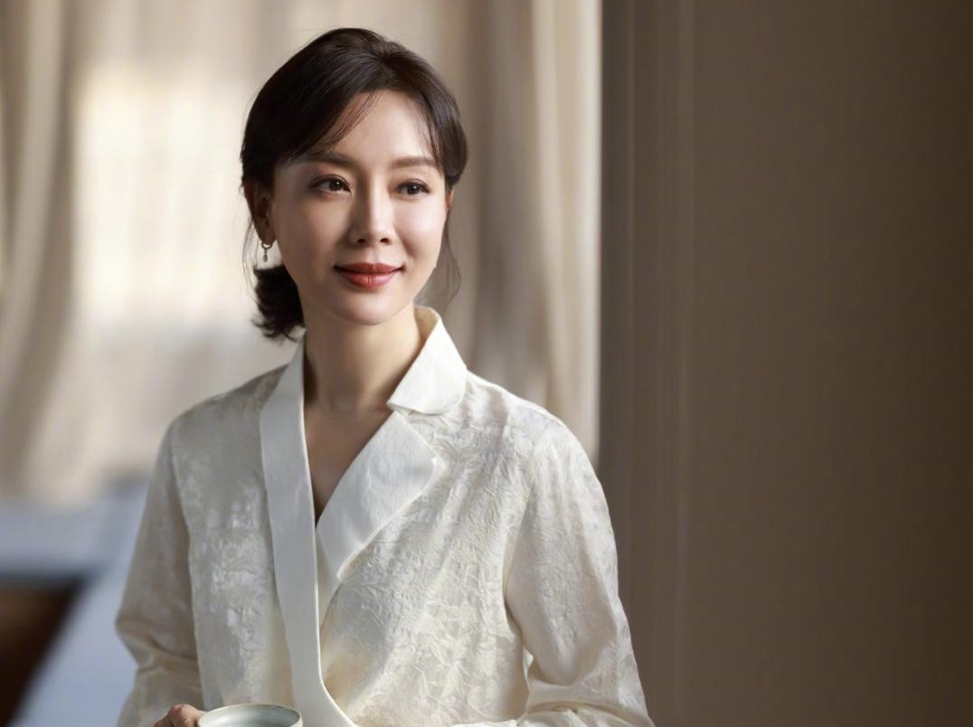 越老越有魅力的女明星，我只服这12位！连鱼尾纹都充满着女人味