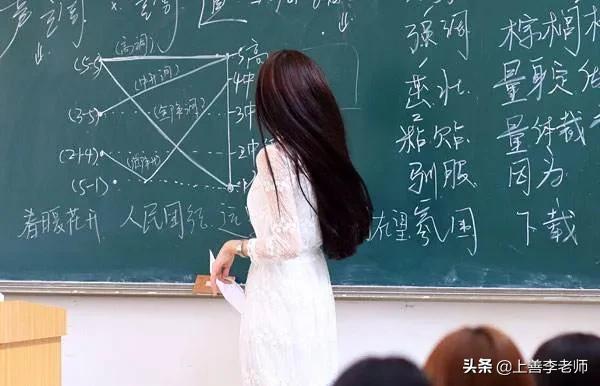 人人追捧的会计专业，为何“掉落神坛”？网友：年薪百万不香？