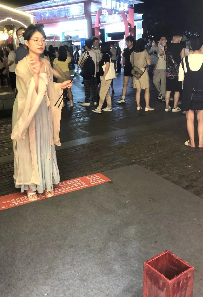 国潮+文旅 中华老字号致中和受追捧