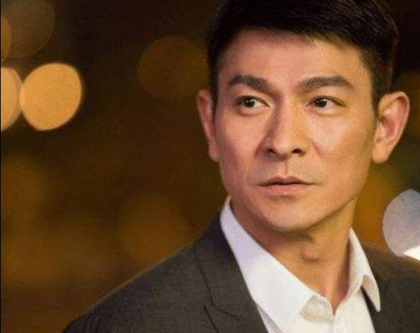 “山寨版刘德华”教海哗：因太像被央视签约，成名后排场大过真人