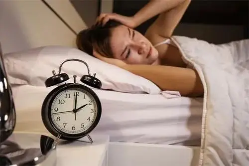 睡眠是身体健康最好的“补药”，可这3种觉不能睡，睡错了伤身