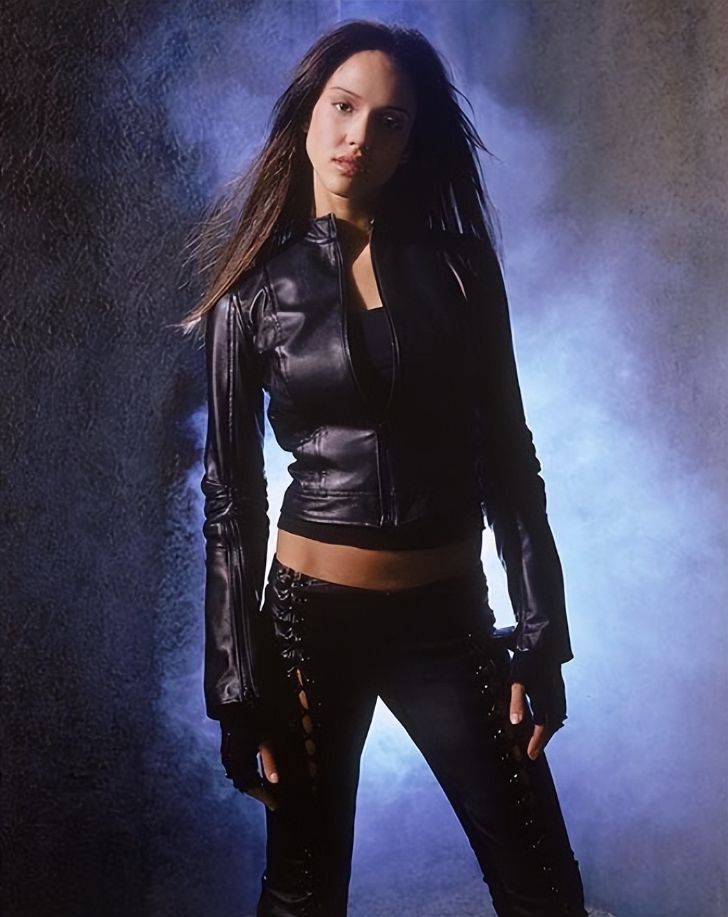 杰西卡·阿尔芭：19岁爆红全网，24岁嫁导演生三娃，如今身价92亿