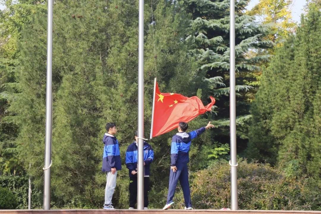 国旗下演讲 | 不畏严寒 不负梦想