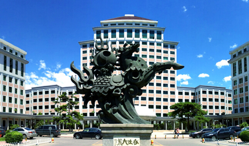 中国财经类大学排名前30强：两财一贸排在前三，6所排名全国前百