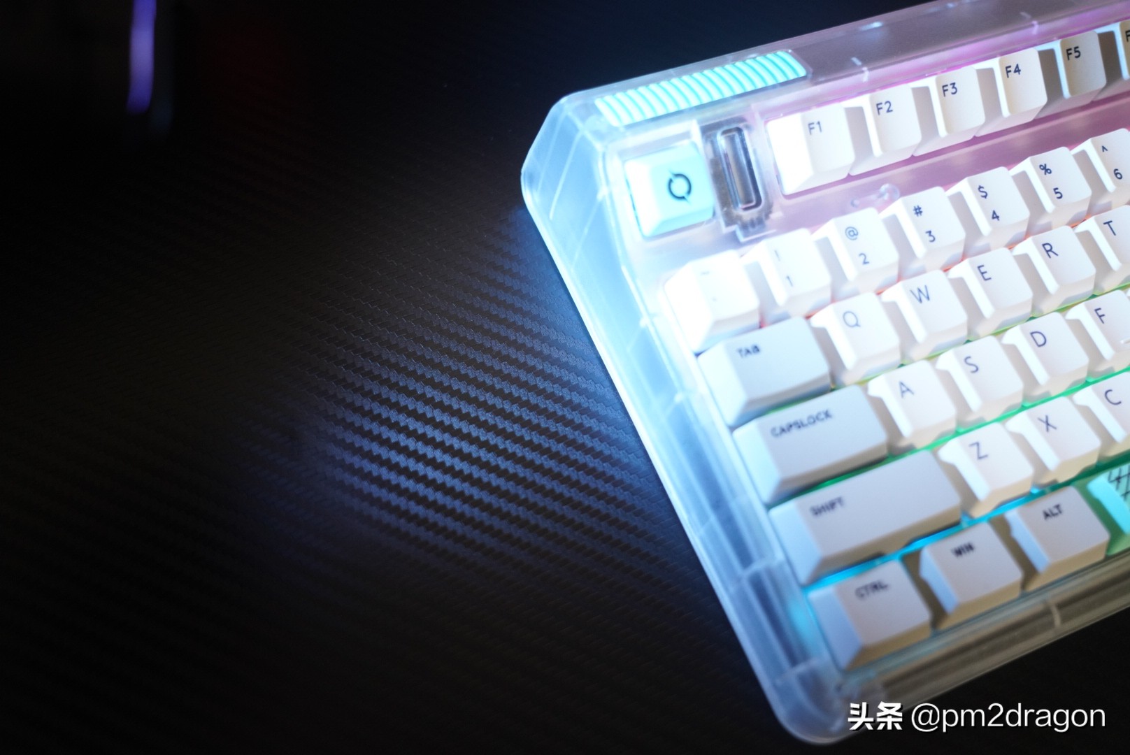 入手PUBG职业玩家同款--安德斯特未来战士升降桌+战神王座电竞椅