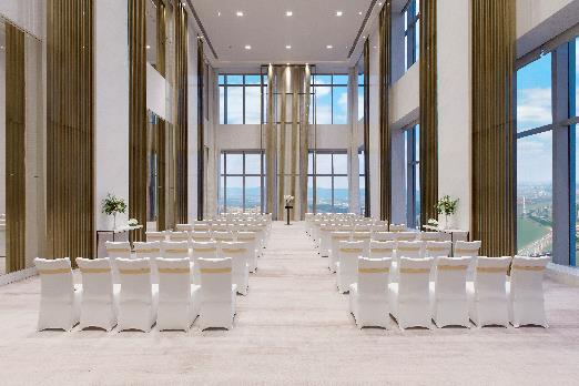 重庆尼依格罗酒店举行云端雾境之上主题婚礼秀