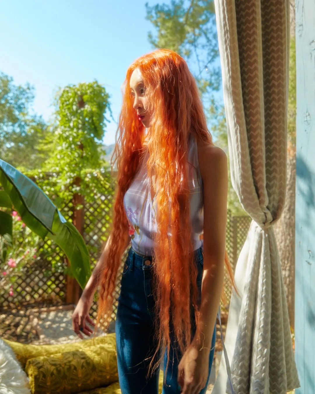 超长及膝橙色长发宣美晒近照卡通般的视觉像美人鱼一样迷人