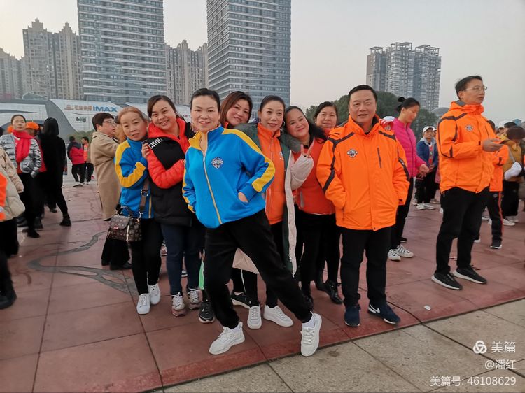纪念主席诞辰 推进全民健身 湘潭东方红微马纪念毛主席诞辰128周年