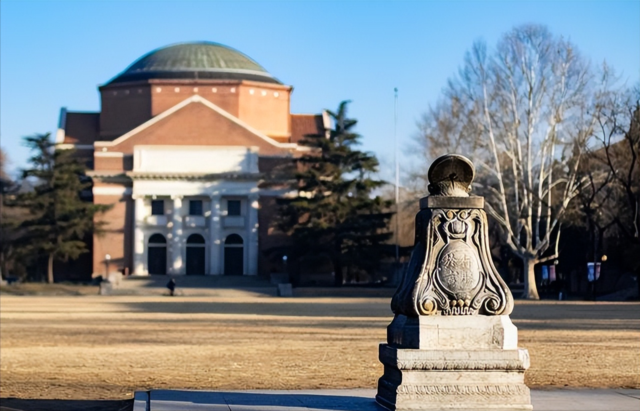 武汉大学是几本（武书连2022最新排行榜发布）