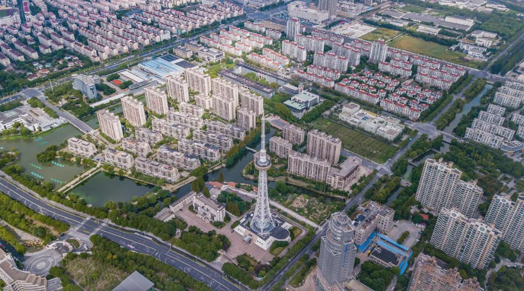 放低门槛、58天落户，高姿态的上海也出手抢年轻人了