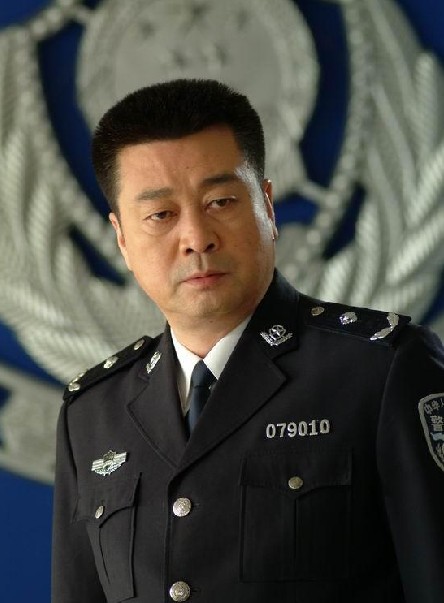 合同不到期就走,尽管陈逸恒已经在tvb服务多年,但仍是要赔偿公司违约