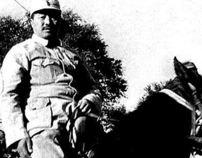 朱德位列十大元帅之首，授衔编号却是004，那么001号究竟给了谁？