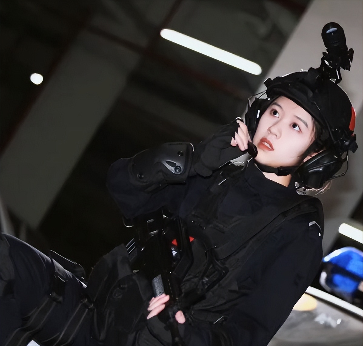 纯真萌妹竟是公安校花，才貌双全又美又飒，简直是行走的招生简章