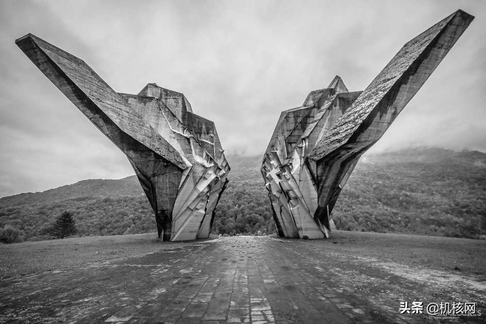 巴尔干土地上的无声呐喊 | Spomenik纪念碑考