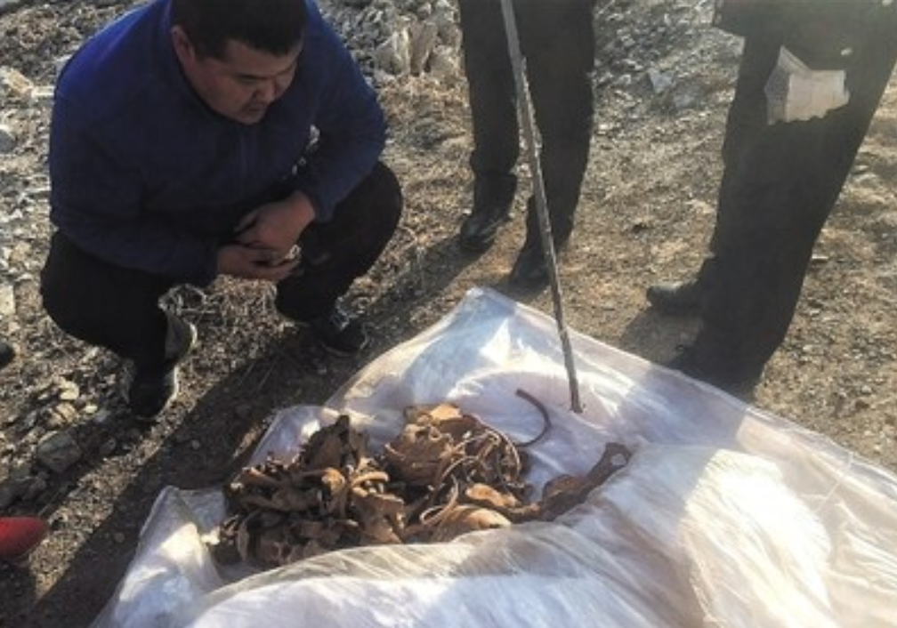 2008年北京教师任铁生爬山失踪，多方搜寻未果，留下纸条疑点重重