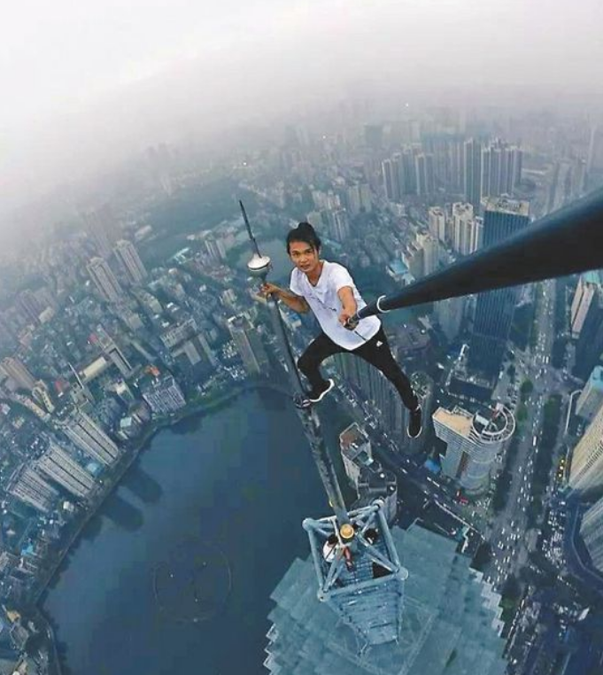 湖南穷小伙吴永宁为挣10万给母亲看病意外从263米坠亡