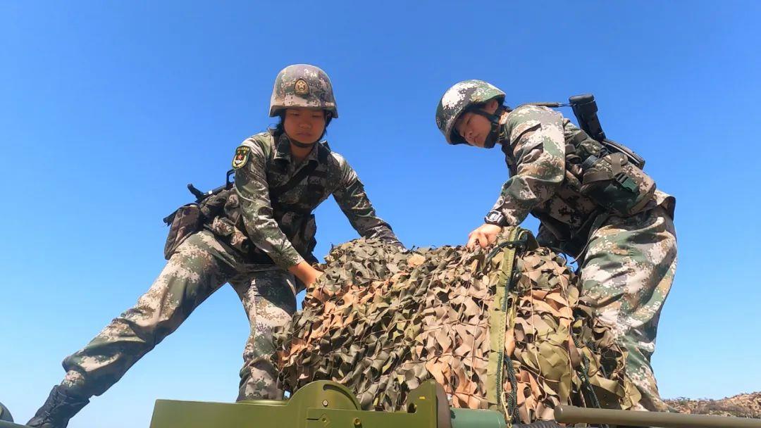 文武兼备，看这群大学生女兵的青春芳华