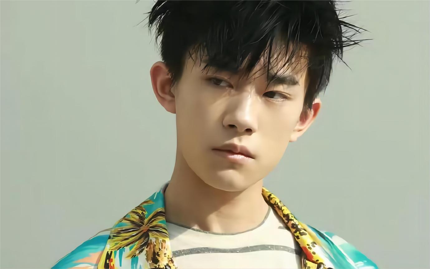 舆论让易烊千玺没了基本“人样”，流言止于智者，舆论≠判决