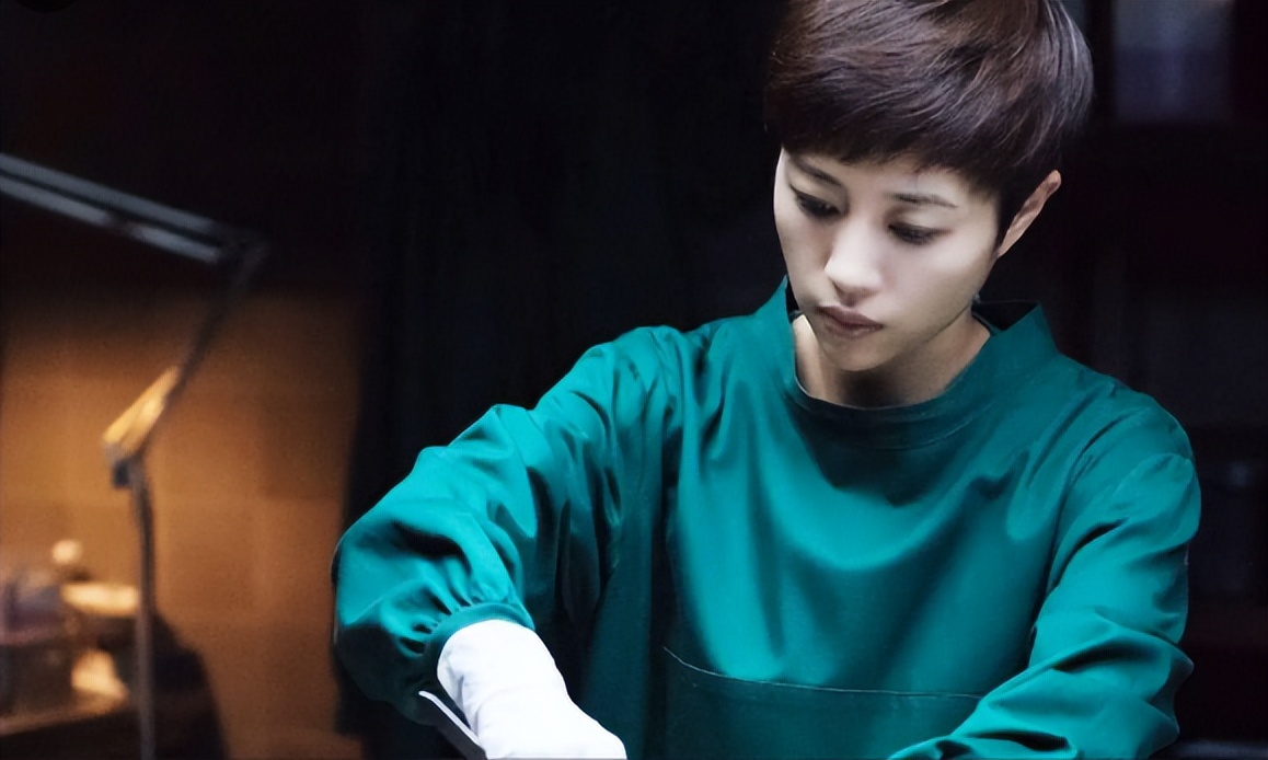 演一部戏换一张脸，演完《前半生》再演《庭外》，竟没认出张龄心