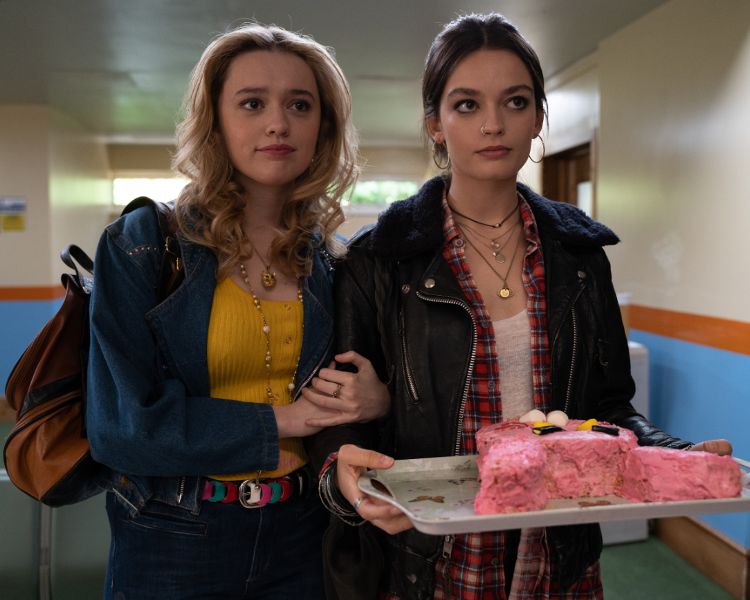 加州靡情第一季男主和女儿是哪几(这部英国青春教育片,网飞出品,名字