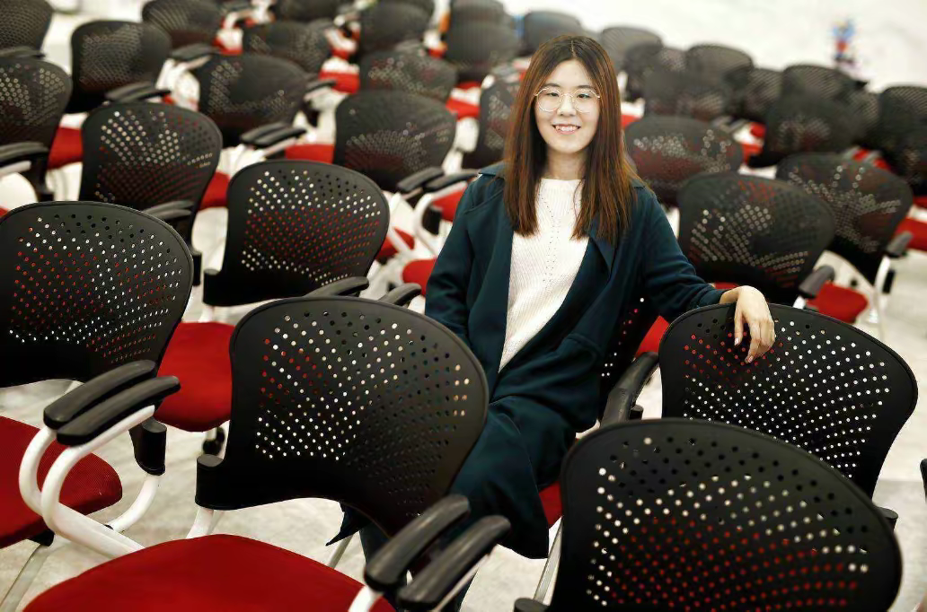 锦鲤女孩信小呆:中奖1亿,辞职在家4年不工作,终成资本的牺牲品