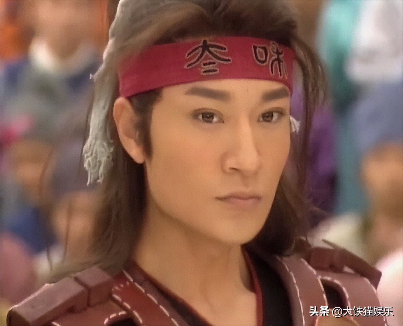 年轻时玉树临风，中年颜值垮了一地，这7位男神亲手砸了童年滤镜