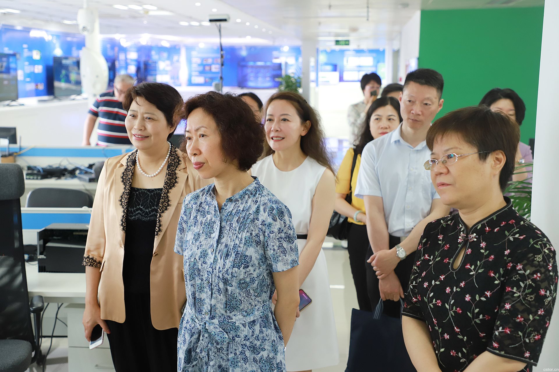 江苏省妇联主席朱劲松带队在云创大数据调研