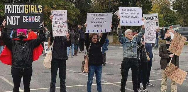 芝加哥公立学校设“性别中立厕所”，魔幻之余，是另一种“智慧”