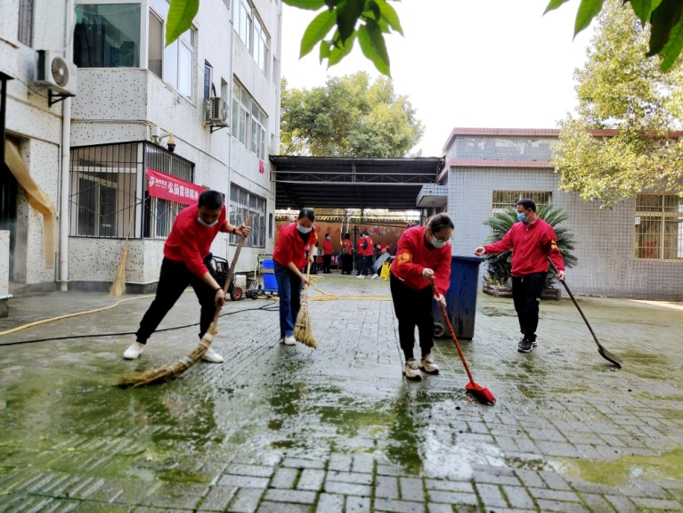 加州物业丨让行动与雷锋精神同在