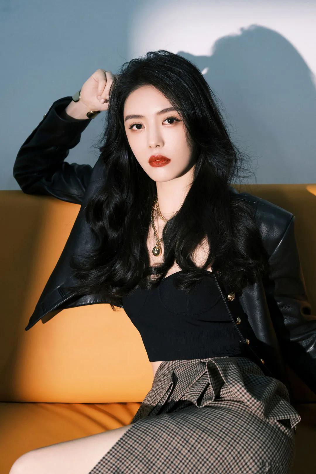 2014世界杯主题曲女歌手是谁（蔡文静，一个会颠覆你以前认知的美女）