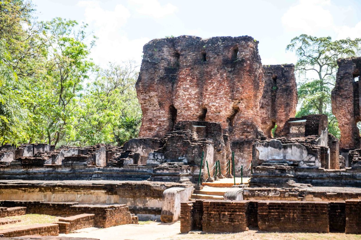 一处超脱于佛教和皇家礼仪的古城,有着精美绝伦的壁画和石雕艺术