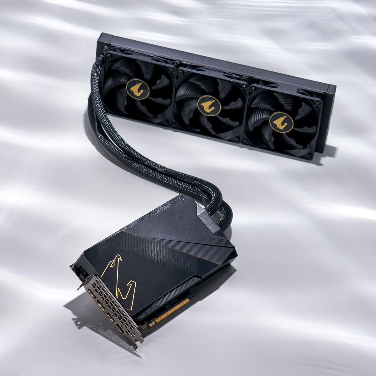 重磅发布Q顶U显卡来了!豪华RTX 3090Ti悍将军团震撼d