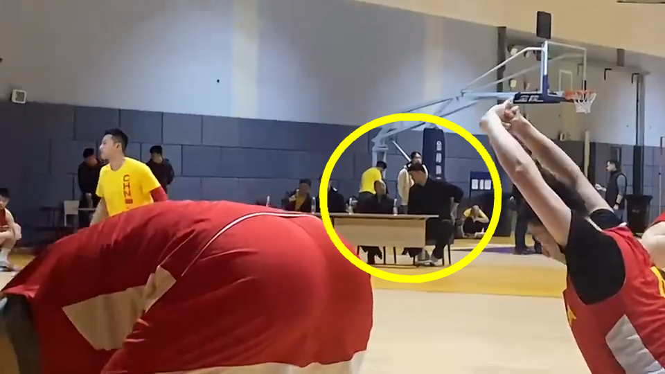 今日cba比赛结果比分（男篮81：64大胜上海男篮 姚明突然现身 郭艾伦继续吃T）